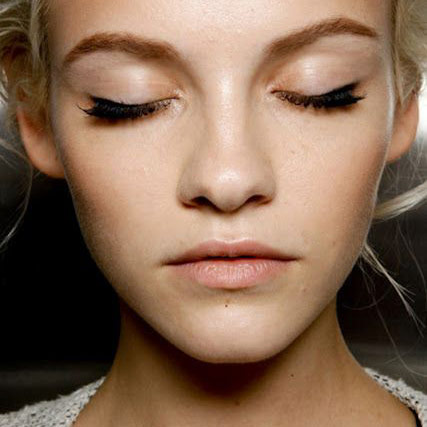 eyebrow threading vancouver, brow shaping vancouver, spring beauty